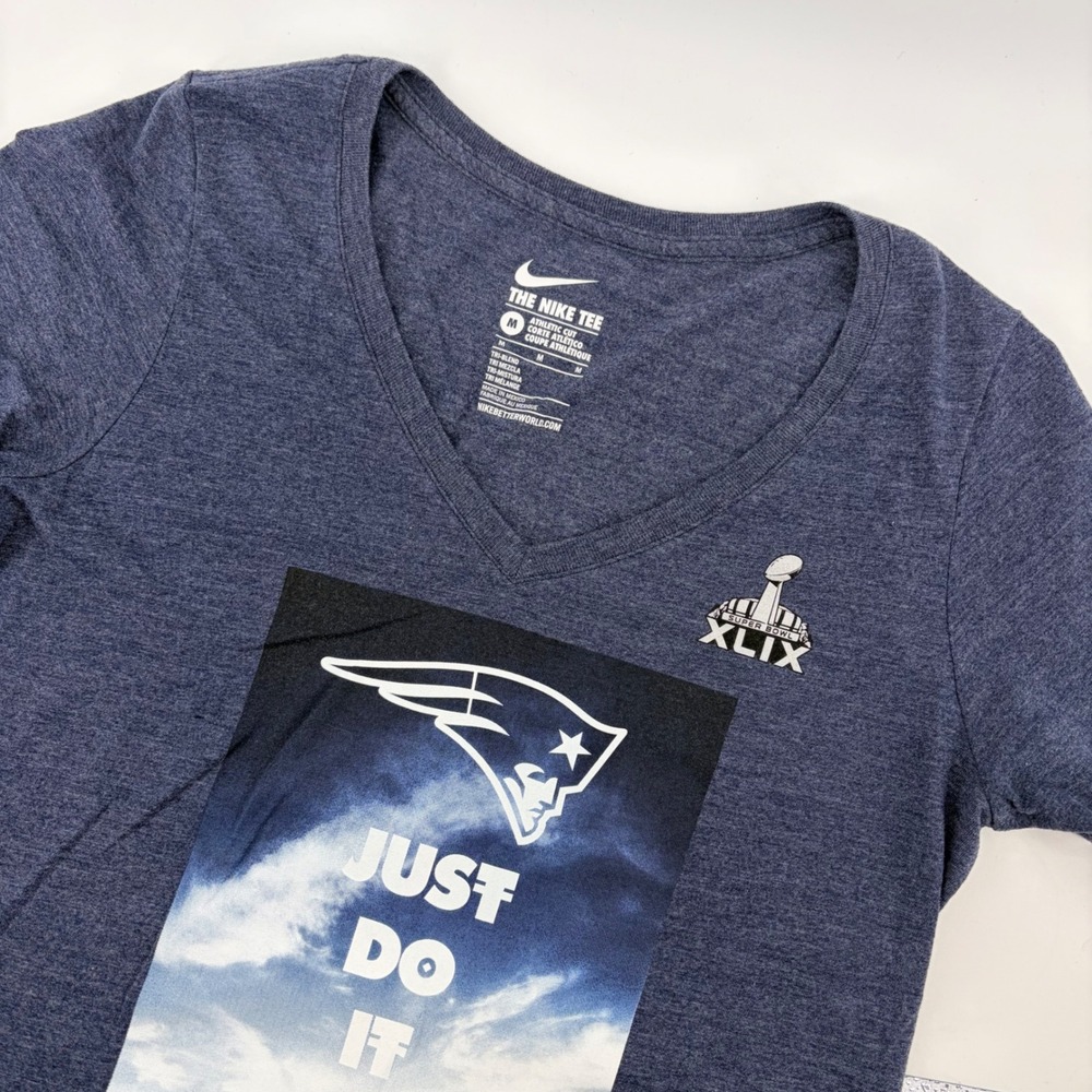 Nike New England Patriots Super Bowl‎ XLIX V-Neck Graphic Tee Womens Medium Blue